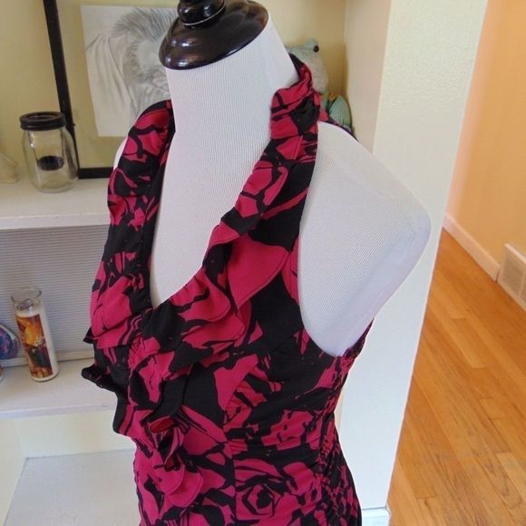 *181 Express Ruffled Collar Fitted Tank - Picture 5 of 7